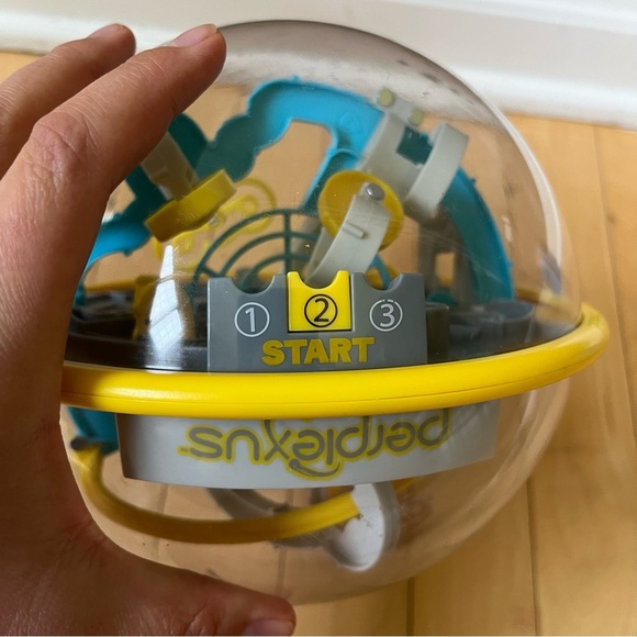 Perplexus Maze Game Ball Brain Teaser Puzzle Obstacle Course - Picture 2 of 4